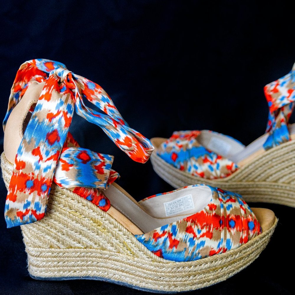 UGG Australia Lucianna Espadrille Wedge sandals size 10